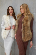 Load image into Gallery viewer, Neesa Raccoon Vest White Cloud