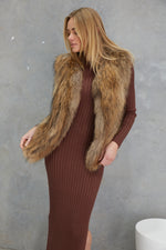 Load image into Gallery viewer, Neesa Raccoon Vest  Natural
